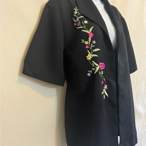 B-38 Sara Morgan Black with Floral Embroidered Short Sleeve Suit Jacket Size XL - Picture 7 of 16